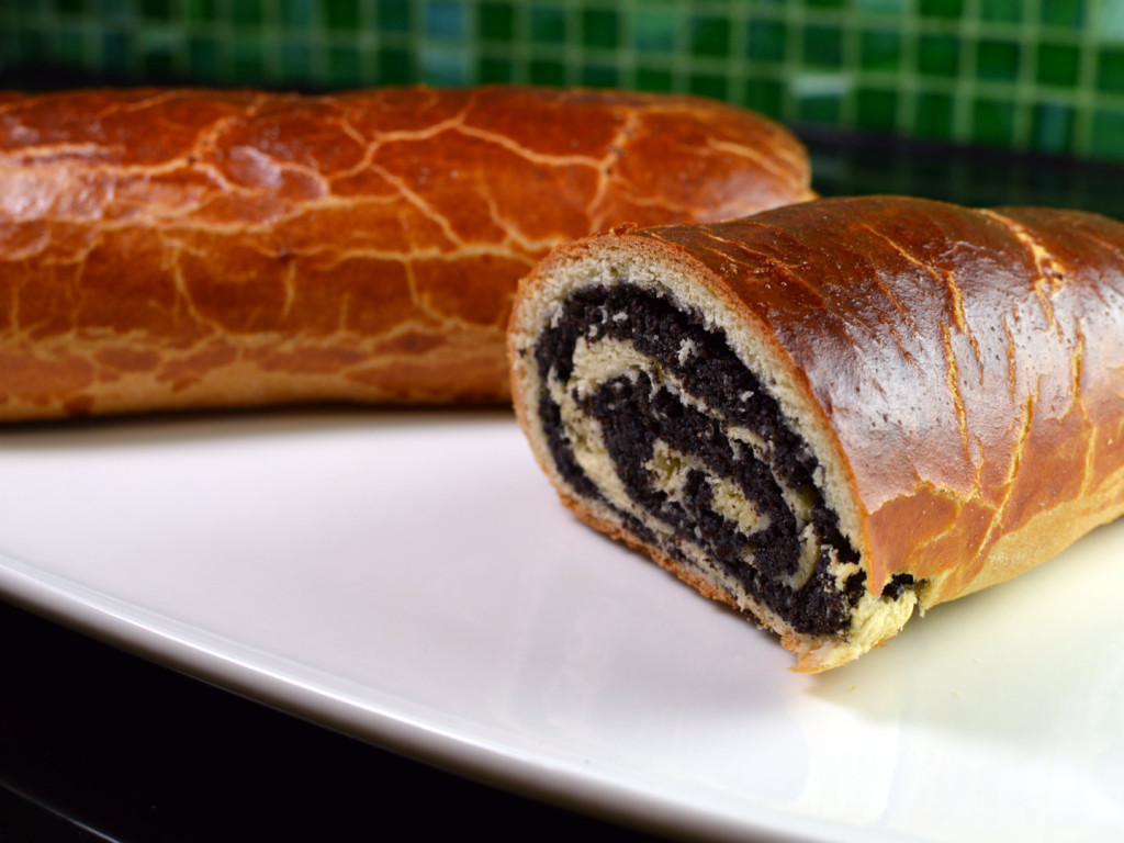 Hungarian poppy seed roll - beigli