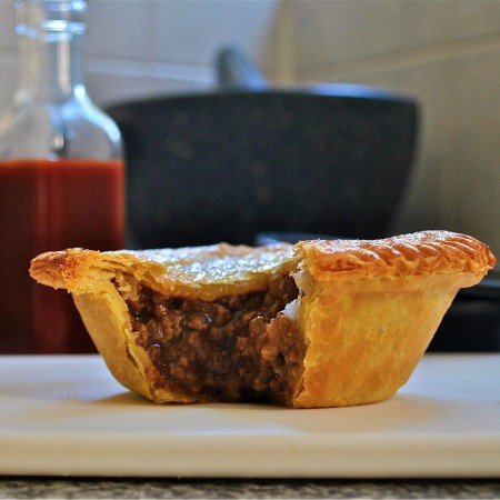 overtale fordelagtige tilstødende Recipe: The national dish of Australia - Meat pie