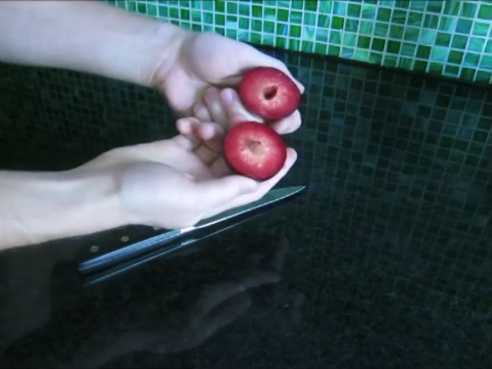 How to pit a plum