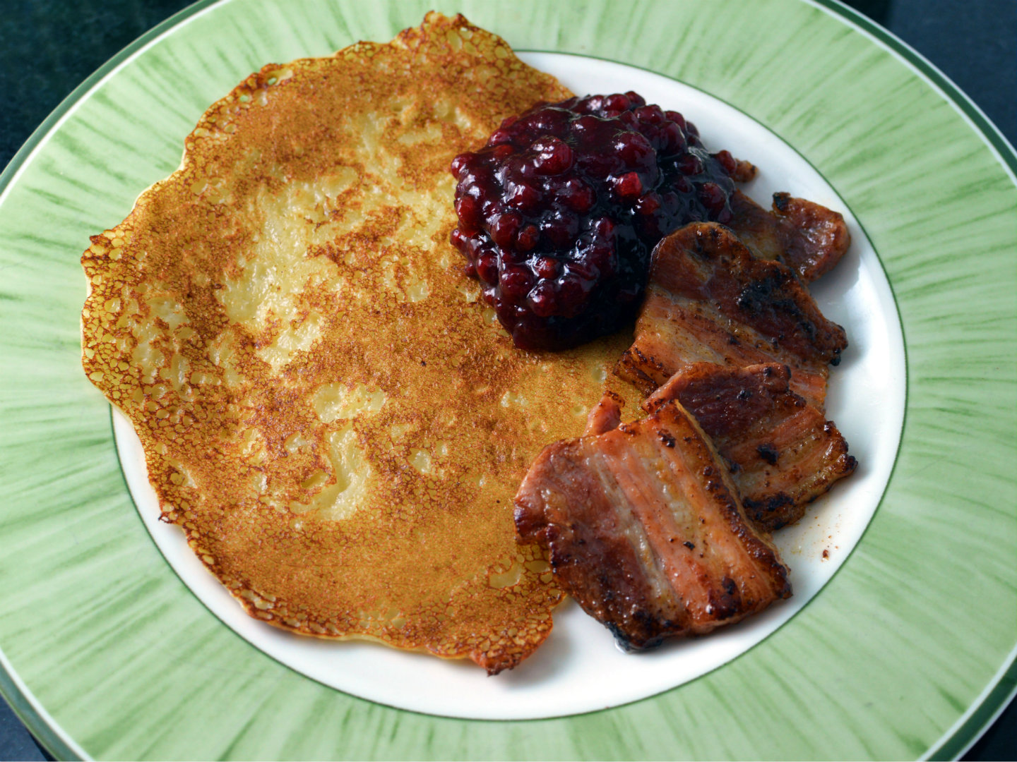 Recipe: Swedish potato pancakes with fried pork (raggmunk med fläsk)