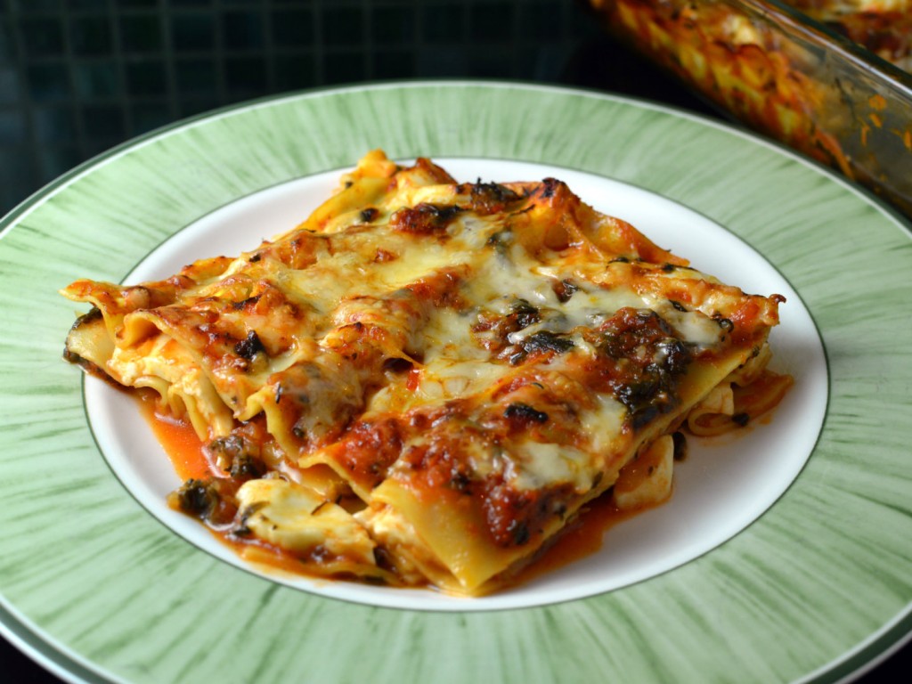 Halloumi lasagna with spinach
