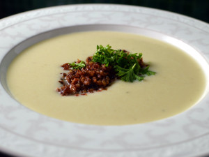 Soup with jerusalem artichoke