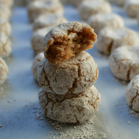 Amaretti cookies