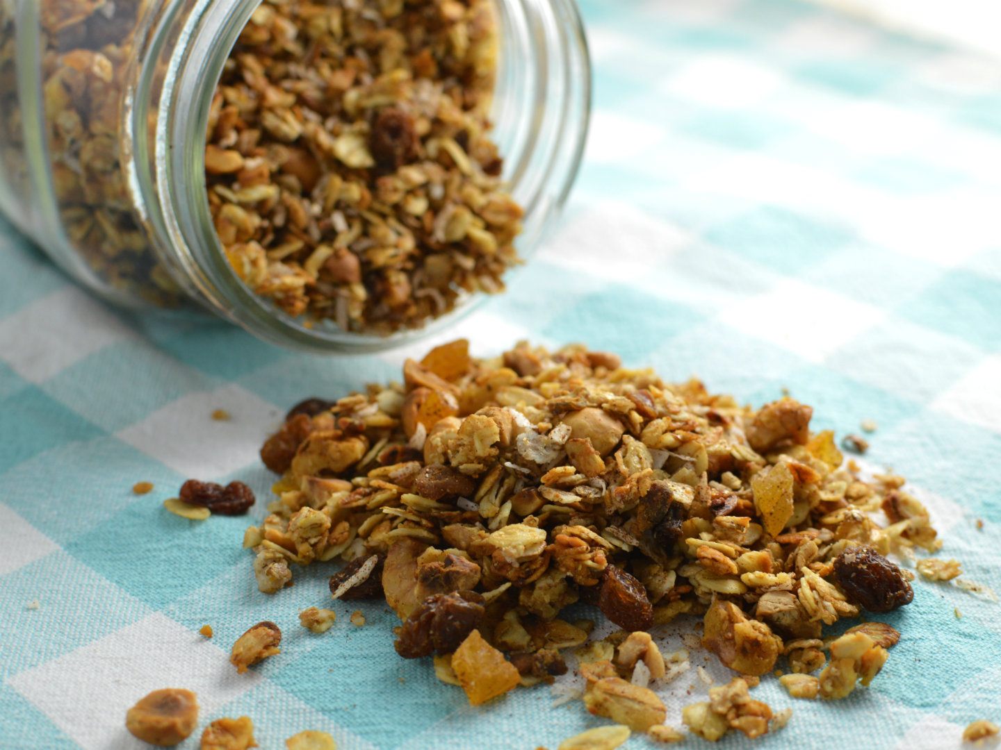 Easy homemade granola recipe