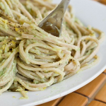 Oh she glows - Creamy avocado pasta