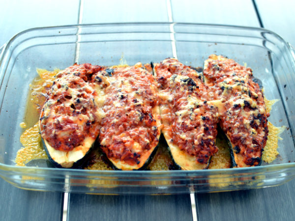 Zucchini filled with vegan ground meat Zucchini filled with vegan ground meat