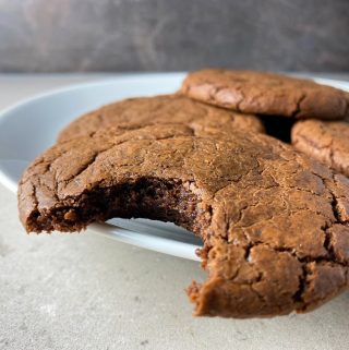 kladdkakecookies eller brownie cookies