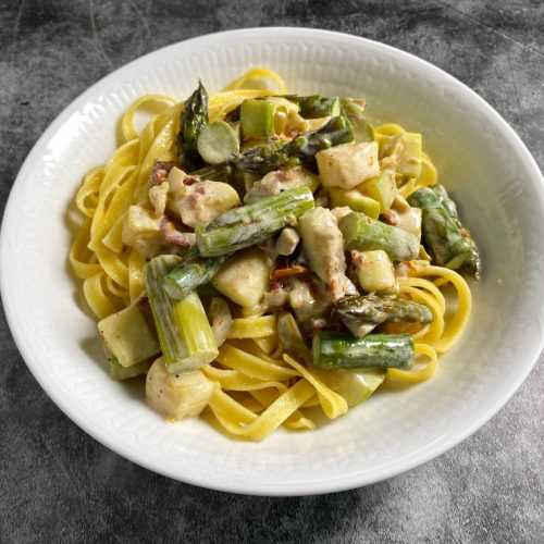 Pasta med zucchini och sparris